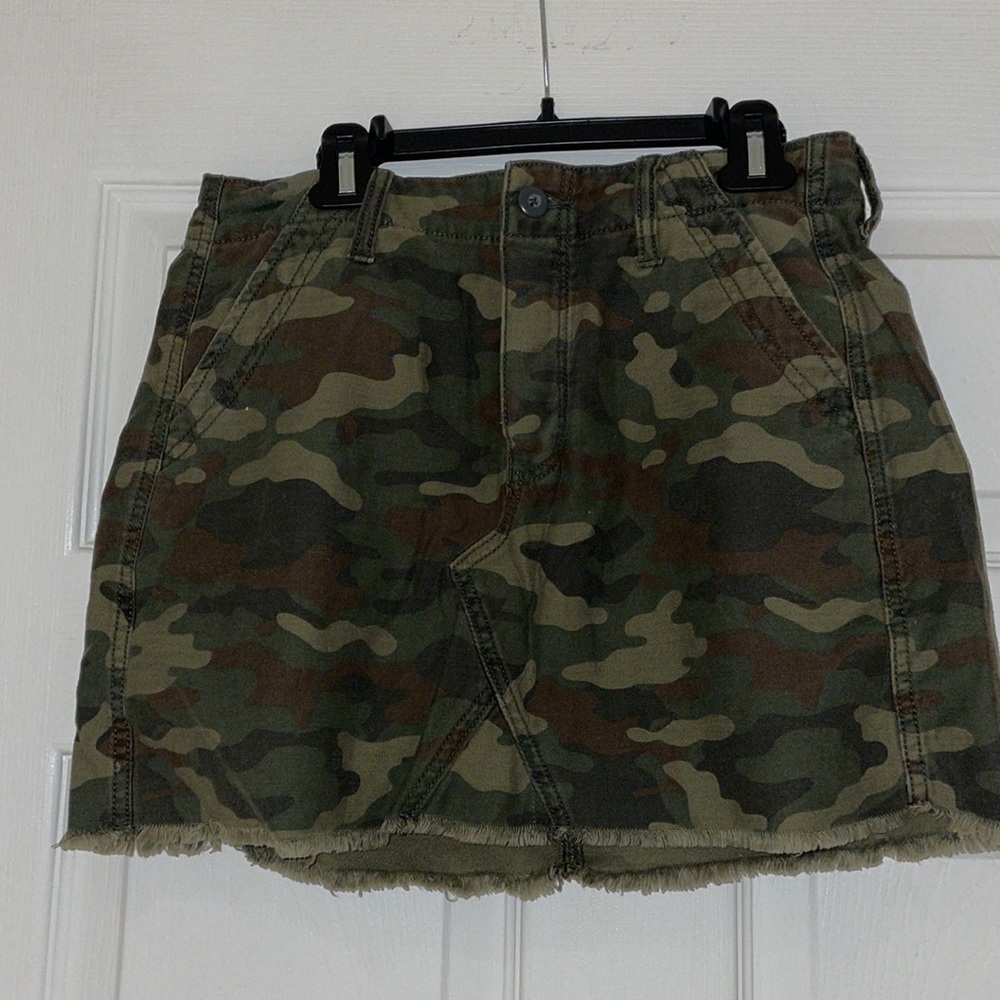 American Eagle Camo mini skirt